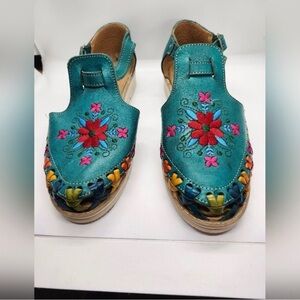 Huarashytus teal embroidered mexico sandals sz 8